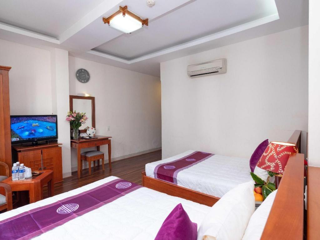Khách sạn Hồng Hạc