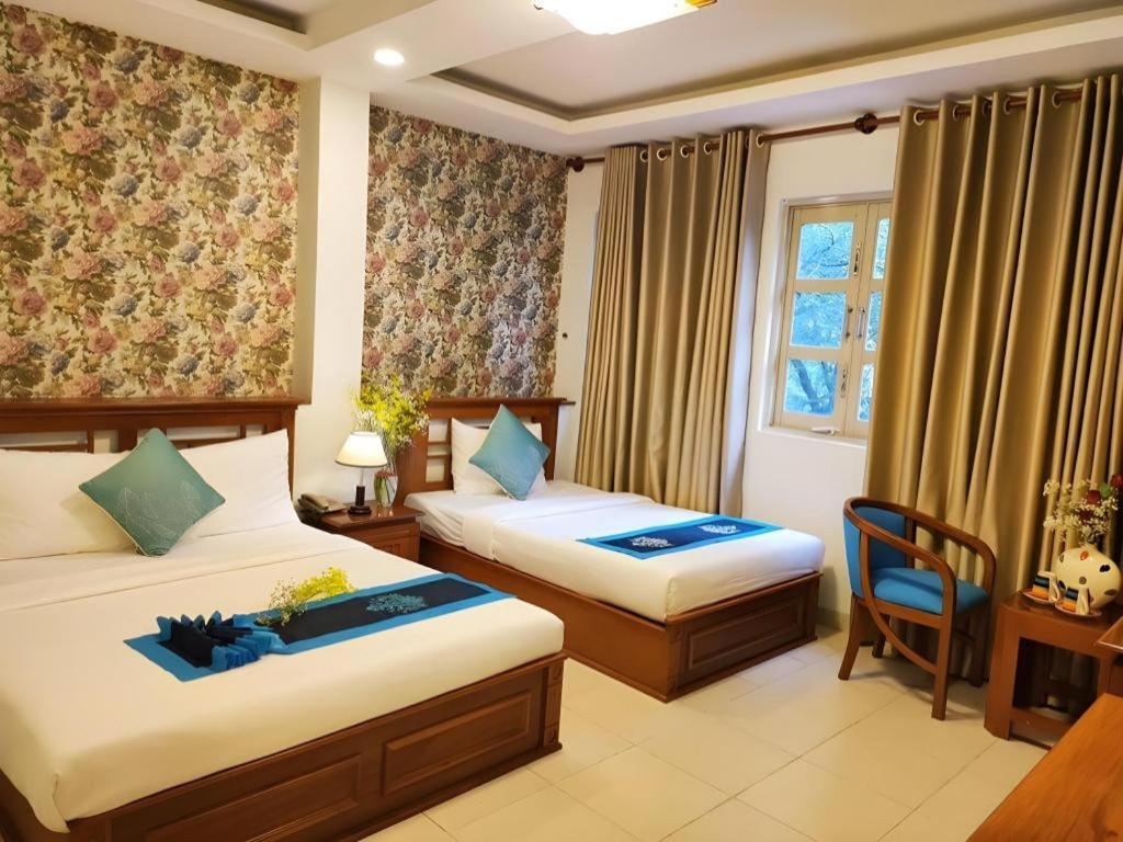 Hồng Hạc 2* TP. Hồ Chí Minh